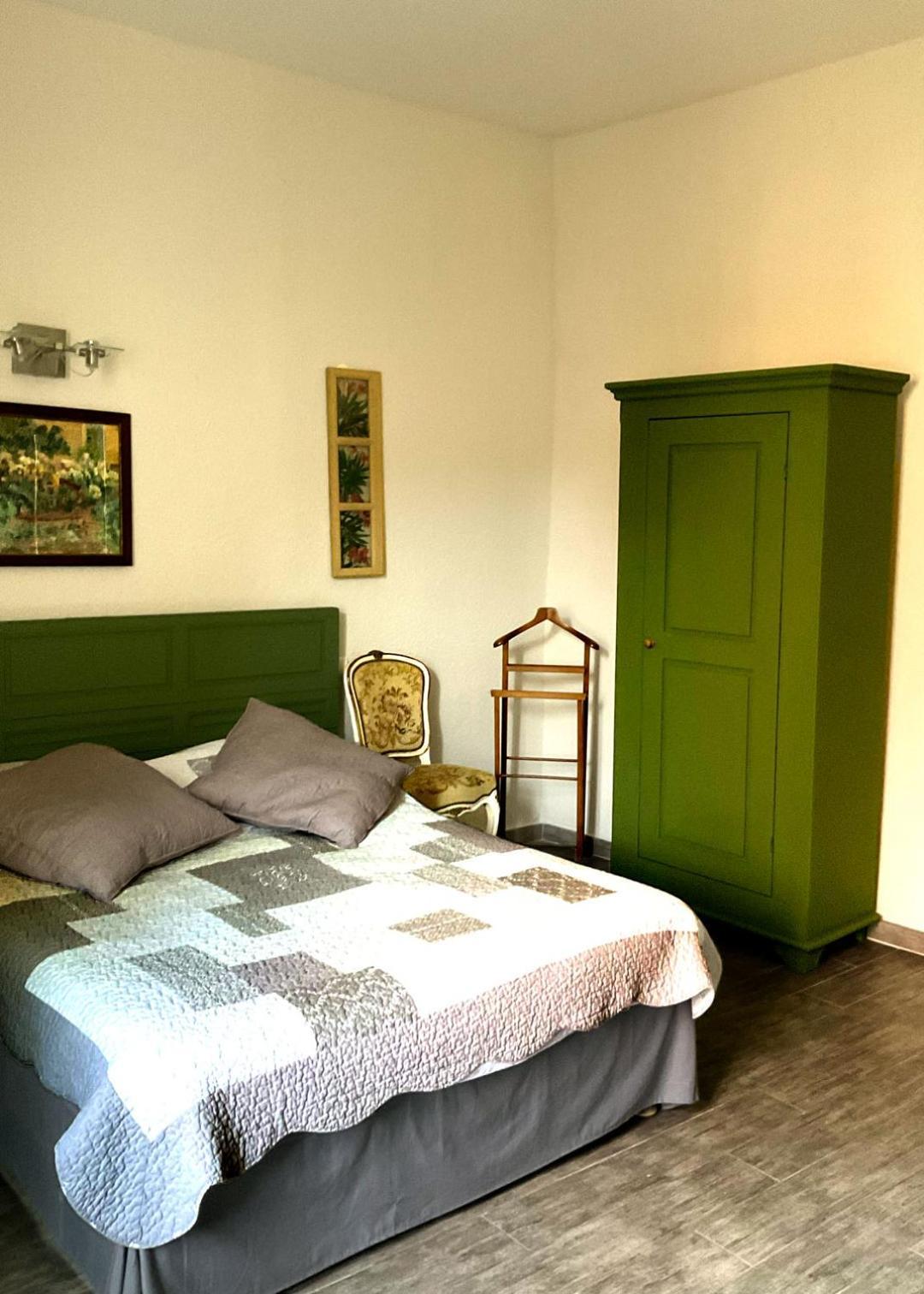 فندق Chez Rosette De Lussan المظهر الخارجي الصورة